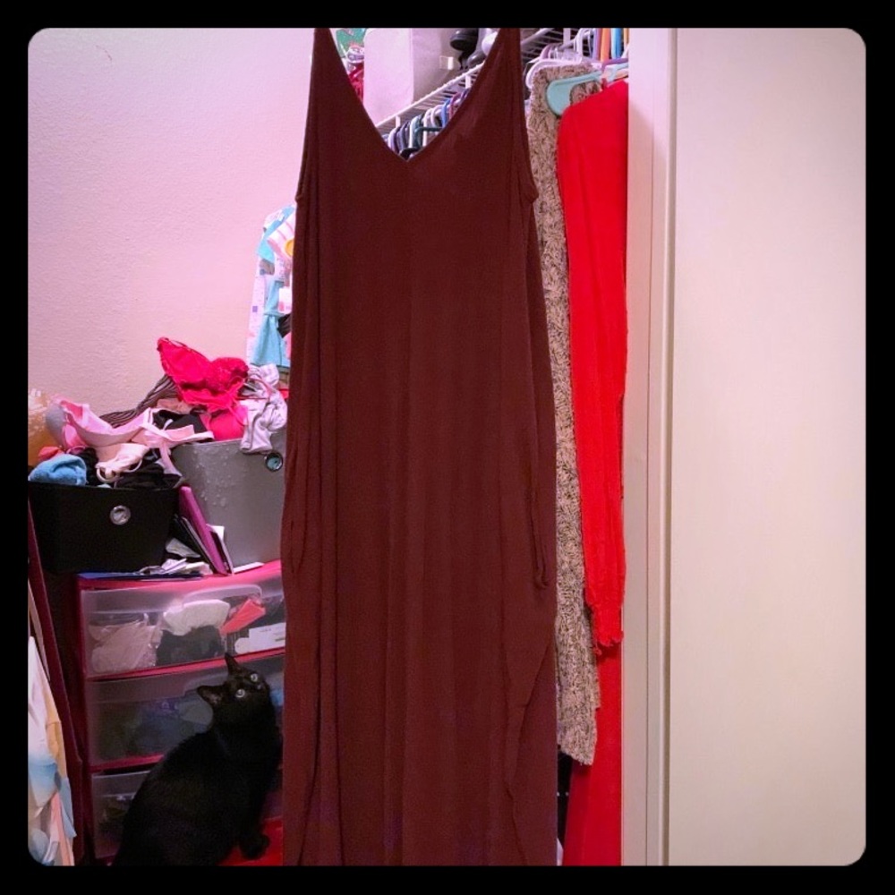 Burgundy maxi with pockets